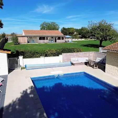 Holiday home La Bourdetaise Pour 8 Personnes Le Bourdet