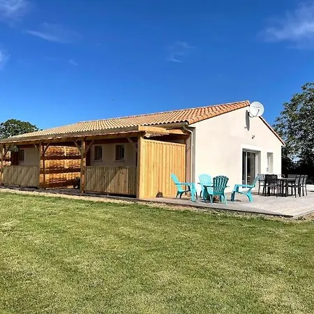 La Bourdetaise Pour 8 Personnes Holiday home *