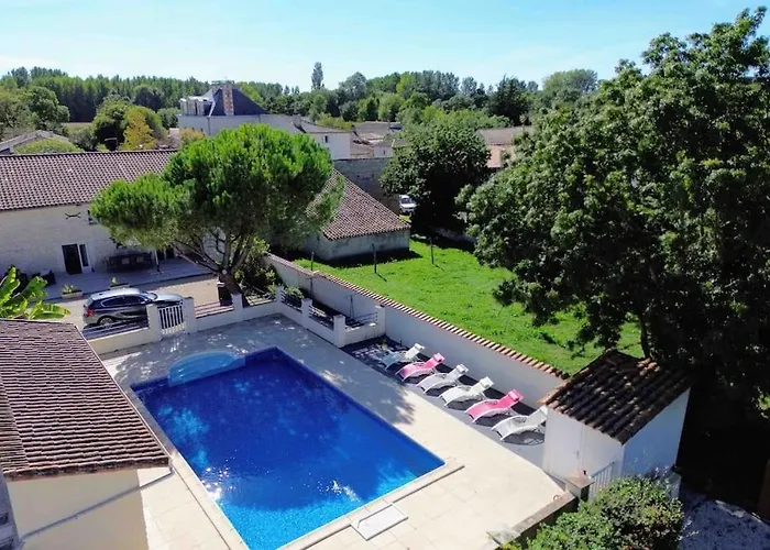 La Bourdetaise Pour 8 Personnes Сasa de vacaciones *