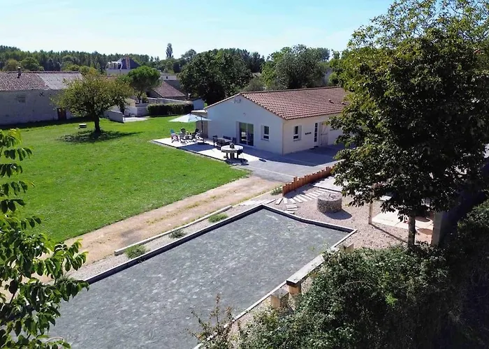 Сasa de vacaciones La Bourdetaise Pour 8 Personnes Le Bourdet